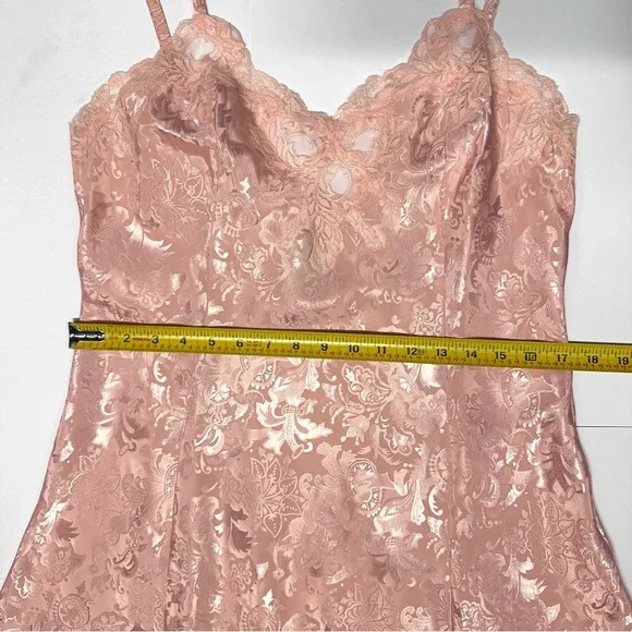 Victoria's Secret Gold Label Pink Satin Jacquard Short Robe and Cami Set Large